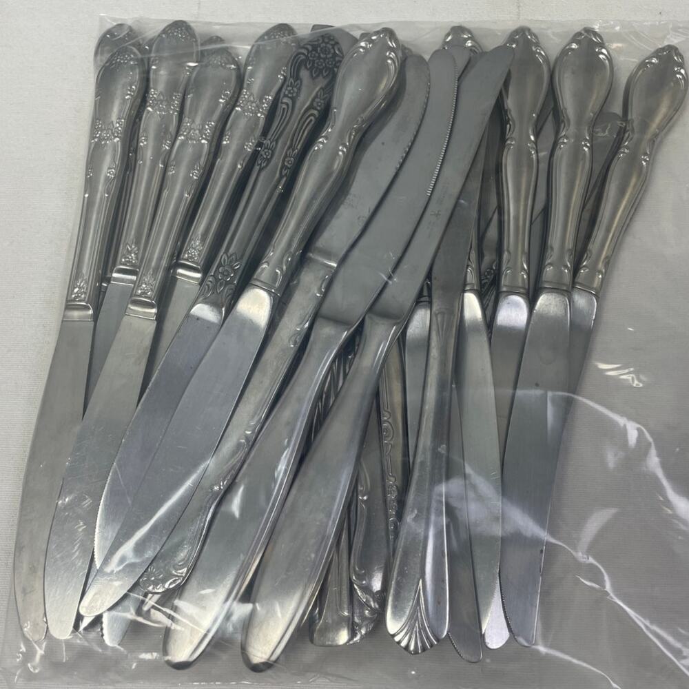 Lot of 35 Stainless Steel Various Floral Modern Patterns Dinner Flatware Knives